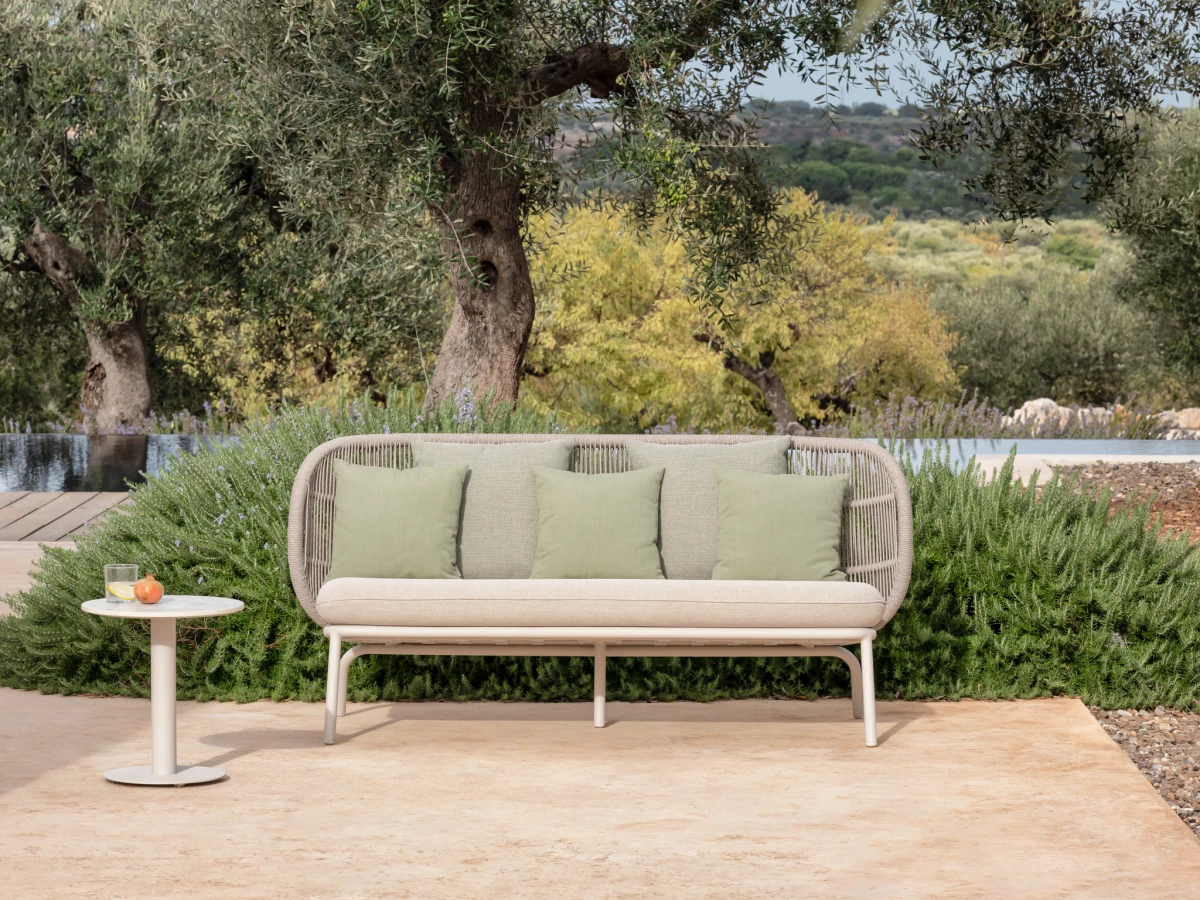 vincent-sheppard-kodo-lounge-sofa-kodo-side-table (1)